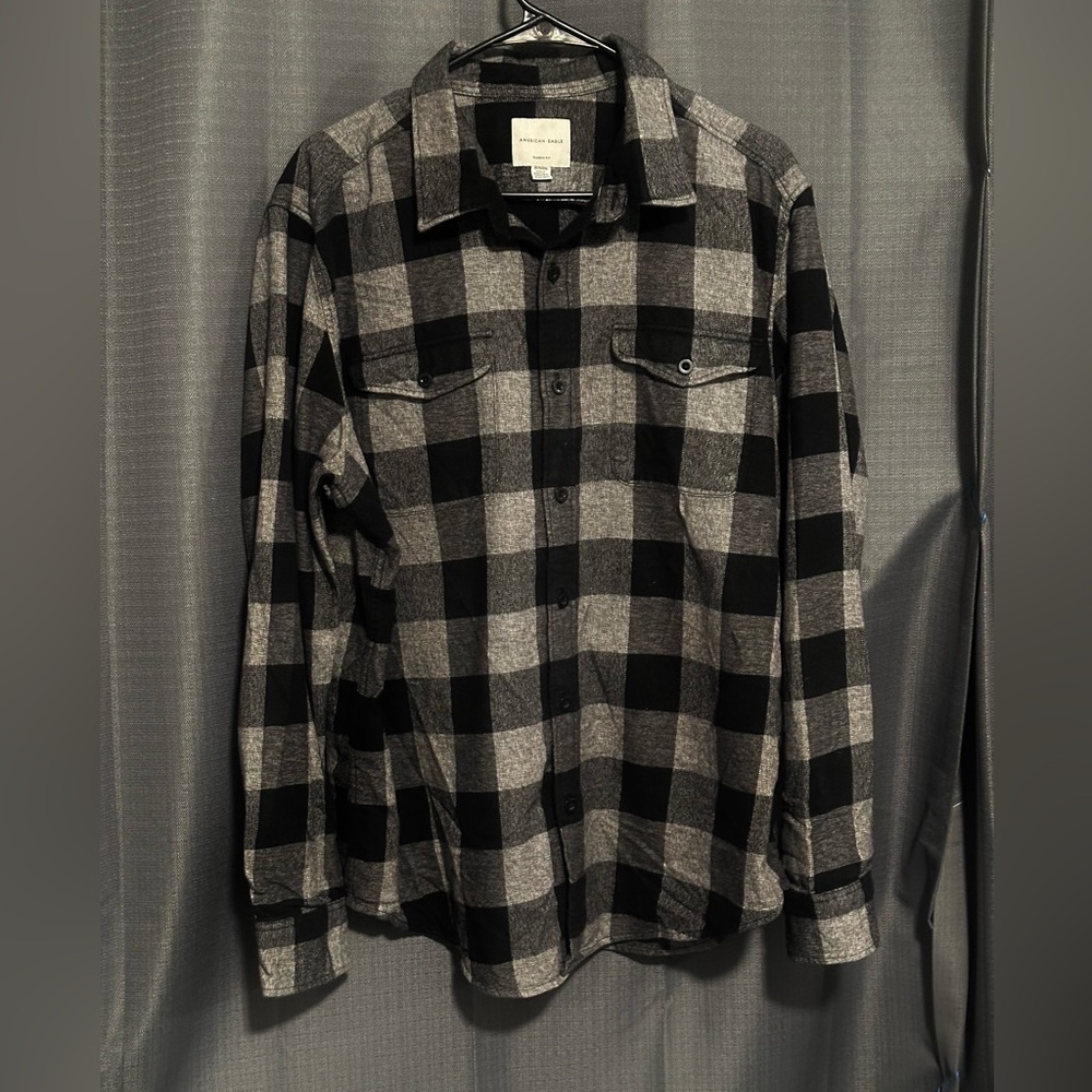American Eagle Black and White Plaid Flannel Shirt Classic Fit